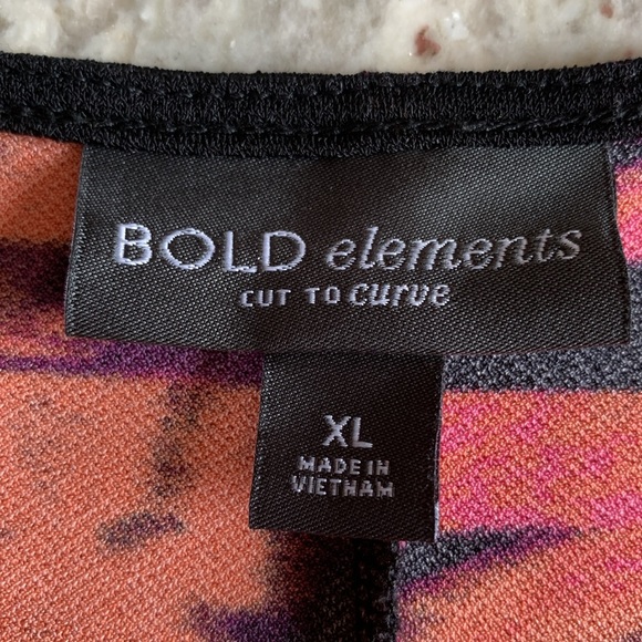 Cold Shoulder Top - Picture 4 of 9